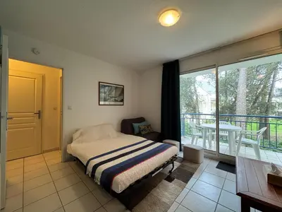 Un ou plusieurs lits dans un hébergement de l'établissement Azur Marin - Wifi, Parking, Piscine, Mer à 2min