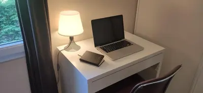 Télévision ou salle de divertissement dans l'établissement La Villa de Domitille