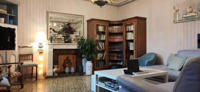 Télévision ou salle de divertissement dans l'établissement La Villa de Domitille