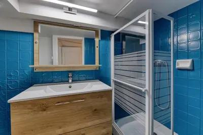 Salle de bains dans l'établissement Maison Spacieuse idéalement placée bord de mer