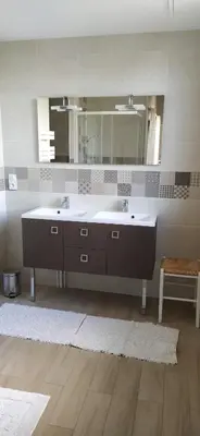 Salle de bains dans l'établissement L'Ecureuil Gourmand, chambre d'hôtes en Anjou Bleu
