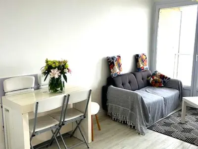 Coin salon dans l'établissement Appartement lumineux 2 chambres face mer à Saint-Jean-de-Monts - FR-1-652-54