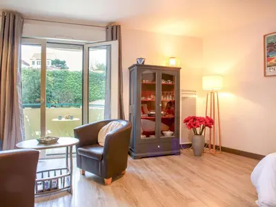 Coin salon dans l'établissement Apartment La Falaise by Interhome