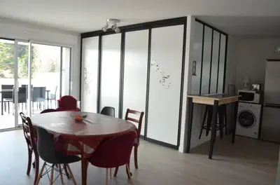 Cuisine ou kitchenette dans l'établissement L'Aigue Marine by TAH - Top emplacement & Parking