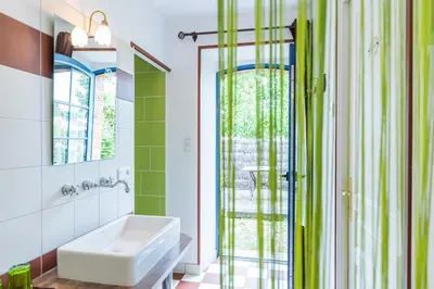 Salle de bains dans l'établissement Domaine des Ecoliers - Gîte 123 soleil - Parking privé