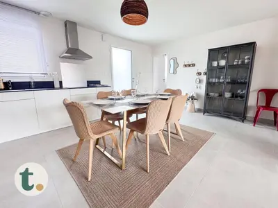 Cuisine ou kitchenette dans l'établissement Tranquiloue - Appartement neuf proche PuyduFou !