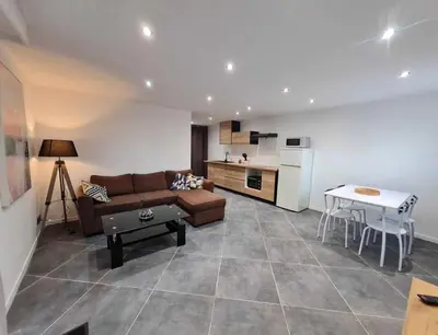 Cuisine ou kitchenette dans l'établissement Les Voiles Blanches, T3 neuf de 53 m2