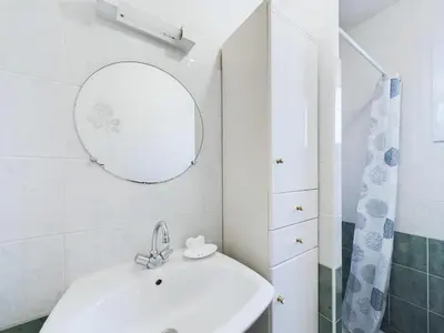 Salle de bains dans l'établissement Maison de vacances pour 4, St-Hilaire-de-Riez