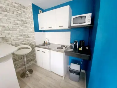 Cuisine ou kitchenette dans l'établissement 3 Rois - Joli studio 2 pers