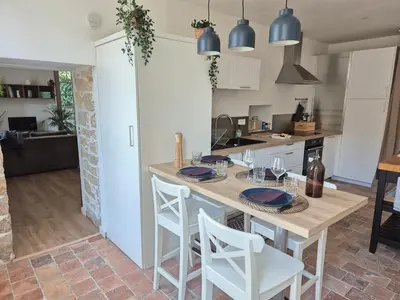 Cuisine ou kitchenette dans l'établissement La maison de Pierre, studio à 20 min du Puy du Fou