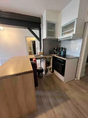 Cuisine ou kitchenette dans l'établissement Appart 50M2 - 2 Chambres - Centre-Gare-Mer Plage à pied