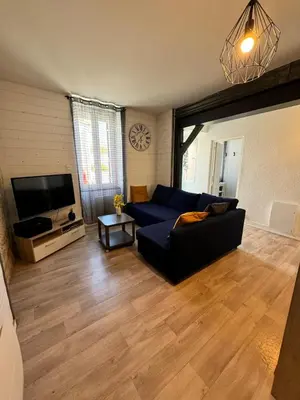 Télévision ou salle de divertissement dans l'établissement Appart 50M2 - 2 Chambres - Centre-Gare-Mer Plage à pied