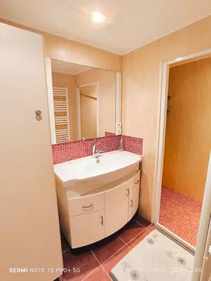 Salle de bains dans l'établissement Le Gîte du Côteau - 14 personnes - 15mn du Parc