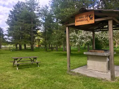 Jardin de l'établissement MHome Clim Direct Puy du fou 3chb 6per
