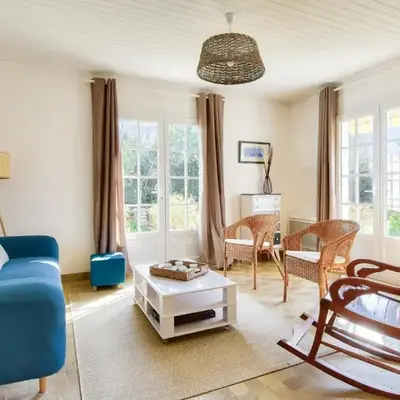 Maison pour 7 à 900m de la plage avec jardin