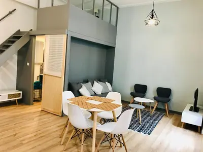 Coin salon dans l'établissement Best location near Place Graslin, elephant - up to 4 people - City Nantes