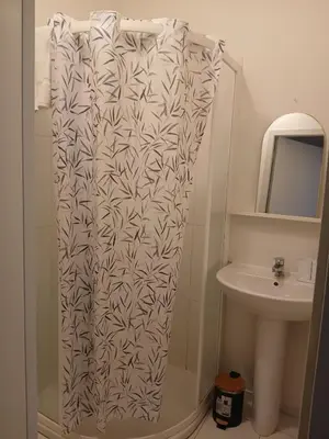 Salle de bains dans l'établissement Studio CENTRE VILLE ANGERS 1ER ETAGE - 2 PERSONNES