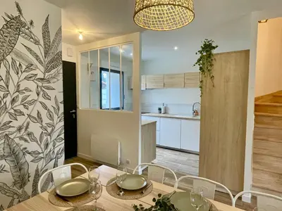 Cuisine ou kitchenette dans l'établissement Spacious house for up to 10 people in Vertou