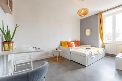 Un ou plusieurs lits dans un hébergement de l'établissement Superbe studio Nantes-Centre Gare