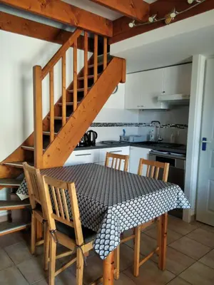 Cuisine ou kitchenette dans l'établissement Maison
