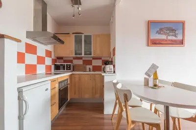 Cuisine ou kitchenette dans l'établissement Appartement à 200 m from ThalassoSpa