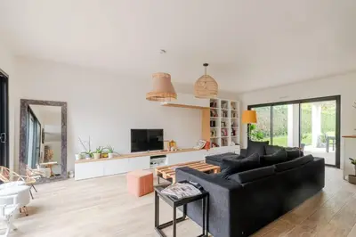 Télévision ou salle de divertissement dans l'établissement Villa Saint-Marc-sur-Mer