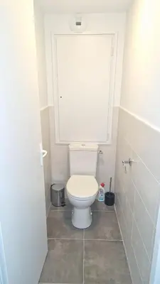 Salle de bains dans l'établissement Appartement T2 avec Balcon, Parking Privée à 2min de la plage, Rue Piétonne