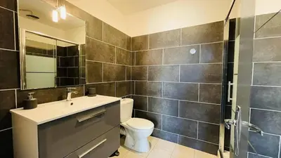 Salle de bains dans l'établissement Charmant T2 au coeur d'Angers