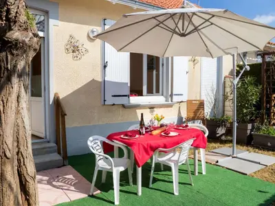 Terrasse ou espace extérieur de l'établissement Holiday Home Le Cocon by Interhome