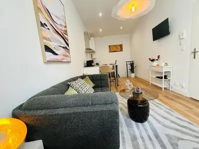 Télévision ou salle de divertissement dans l'établissement Casa : Cap' Faid'herbe