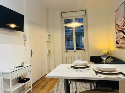 Télévision ou salle de divertissement dans l'établissement Casa : Cap' Faid'herbe