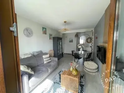 Coin salon dans l'établissement Appartement familial de 56 m², à deux pas de la mer._2