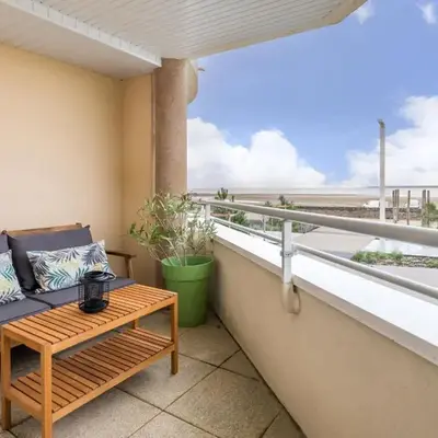 Bel appartement en bord de mer avec terrasse et parking - FR-1-306-1298