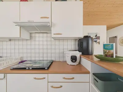 Cuisine ou kitchenette dans l'établissement Jolie maison avec extérieur pour 6 proche mer