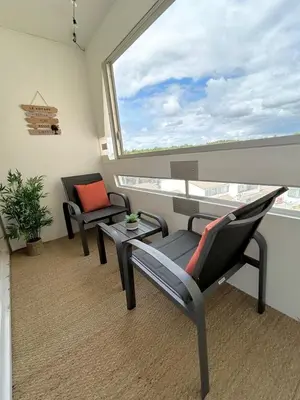 Balcon ou terrasse dans l'établissement Le Cocon, 100m de la plage, place de parking privé