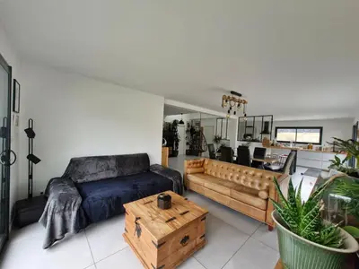 Coin salon dans l'établissement Villa Pool Lake Beache City