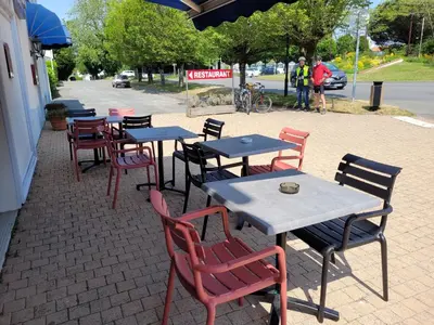 Restaurant ou autre lieu de restauration dans l'établissement Le Saint Benoist