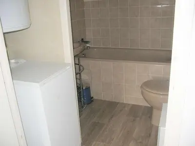 Salle de bains dans l'établissement Résidence Le Nelson - PORNICHET FACE MER ACCES DIRECT A LA PLAGE MAE-9451
