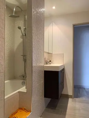 Salle de bains dans l'établissement Relaxant chambre à Île de Nantes