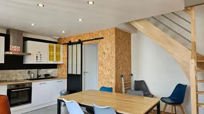 Cuisine ou kitchenette dans l'établissement Le gîte de Billie Centre le Fuilet