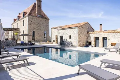 Piscine de l'établissement Le Domaine de la Haye - Gîtes ou située à proximité