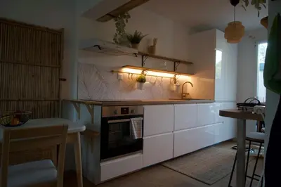 Cuisine ou kitchenette dans l'établissement Logis Cosy plage à pied