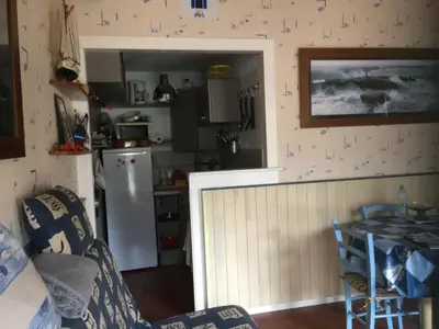 Cuisine ou kitchenette dans l'établissement maison latéral mer