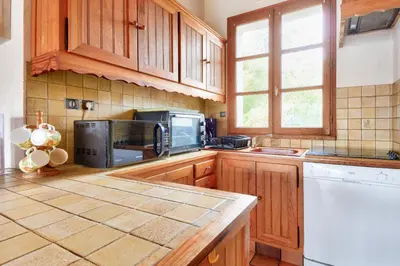Cuisine ou kitchenette dans l'établissement Maison avec jardin à 400m de la plage des Sableaux
