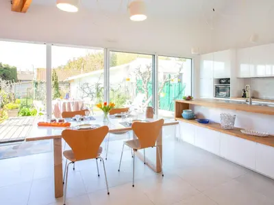 Cuisine ou kitchenette dans l'établissement Holiday Home Le Paradou by Interhome
