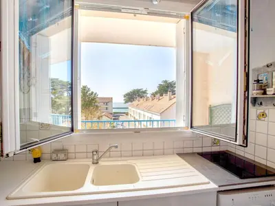 Salle de bains dans l'établissement Apartment Les Tilleuls-3 by Interhome