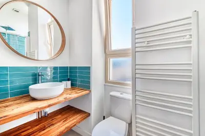 Salle de bains dans l'établissement Le Solaris, Free Parking, 10 min SNCF Station