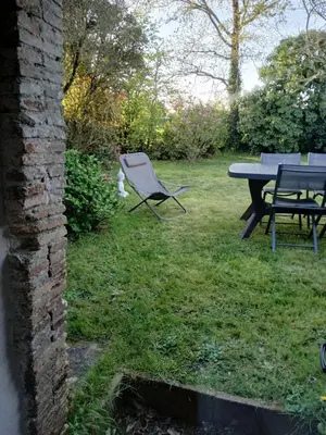 Jardin de l'établissement Le gîte des capucines