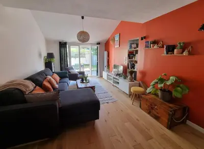 Coin salon dans l'établissement maison indépendante
