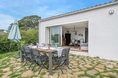 Terrasse ou espace extérieur de l'établissement Maison pour 8, vue mer, 400m de la plage